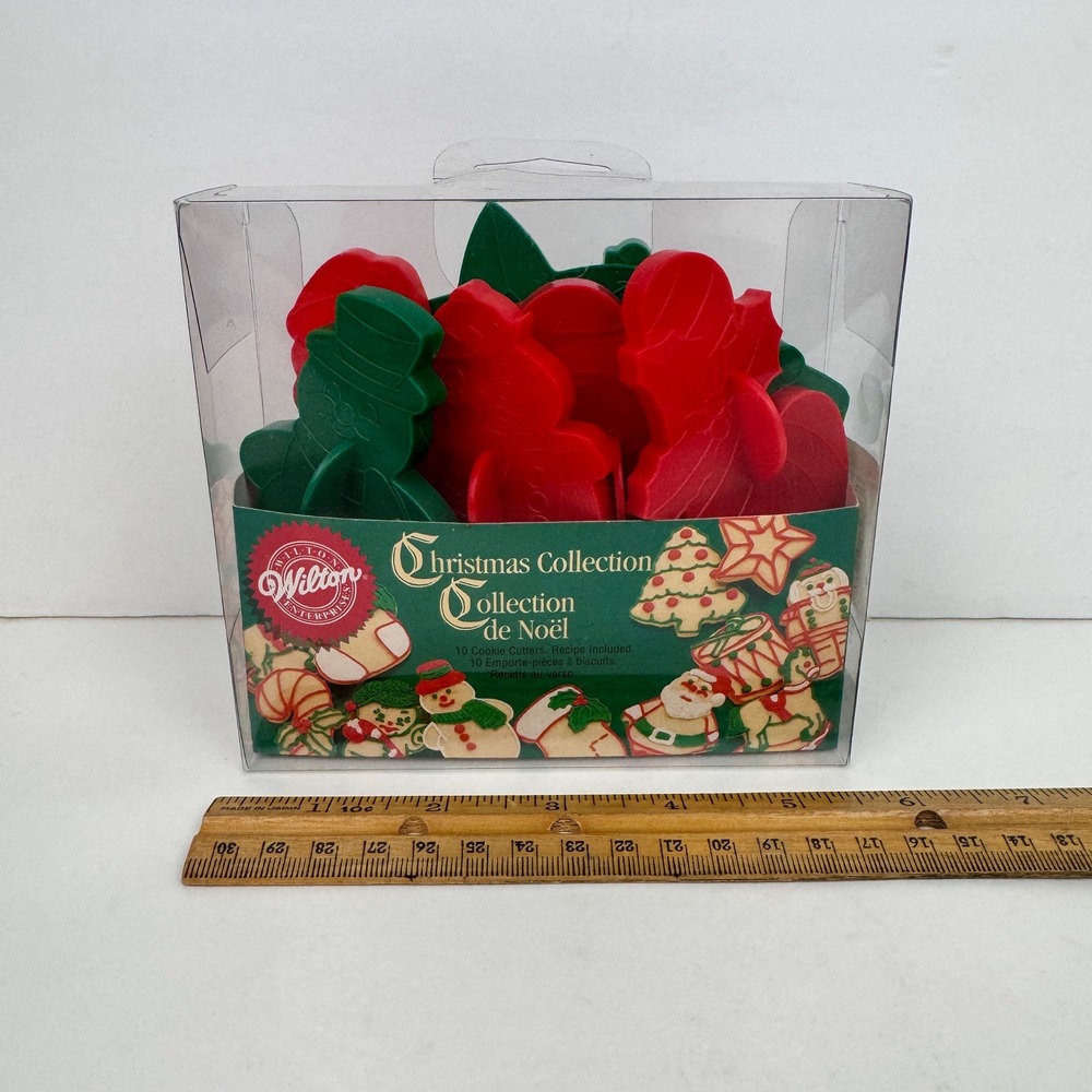 Vtg Sealed 1995 Wilton Plastic Set of 10 Cookie Cutters Christmas Collection